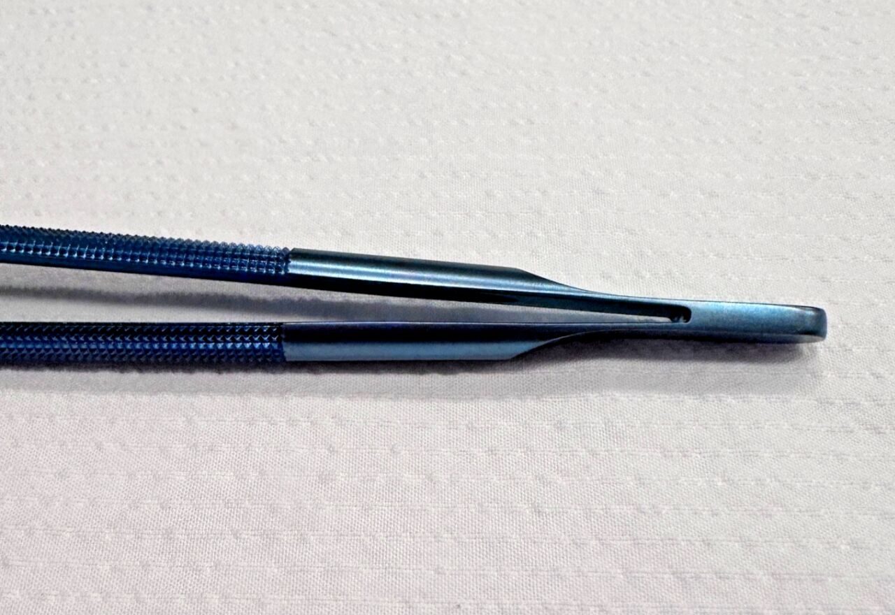 ASSI T230 Classic MicroLite Titanium Forceps 18cm 0.15mm tip — photo 3