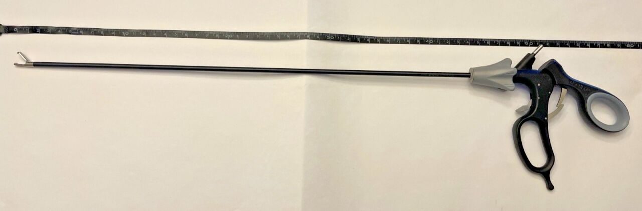 AESCULAP PO961R AdTec 5mm x 45cm Ratchet 2x3 Tooth Flat Nose Grasper — photo 8