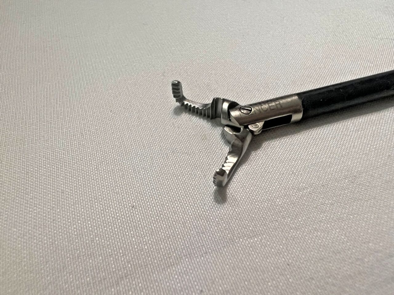 SNOWDEN-PENCER 90-4000 Diamond-Line Right Angled Dissector 5mm X 32cm — photo 3