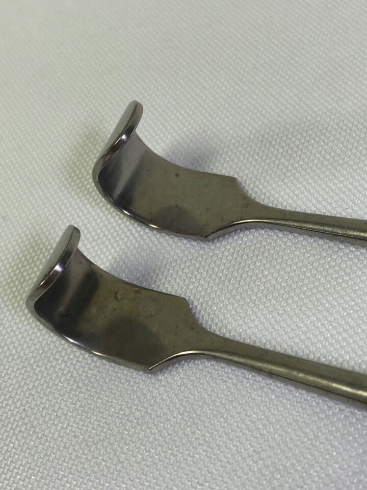 PILLING 481500 Little Retractors 1/2" W x 3/4" Deep x 7" Long — photo 3