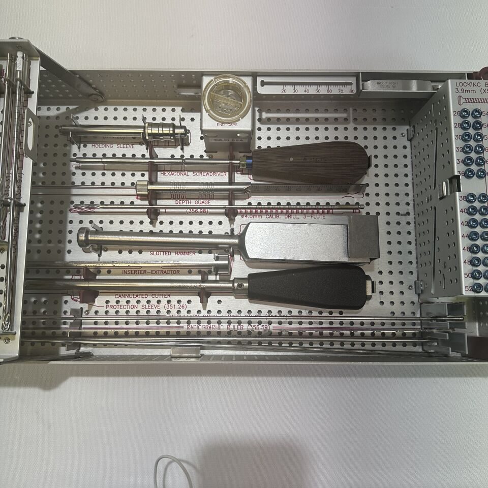 SYNTHES  URTN Insertion and Locking Set — photo 4