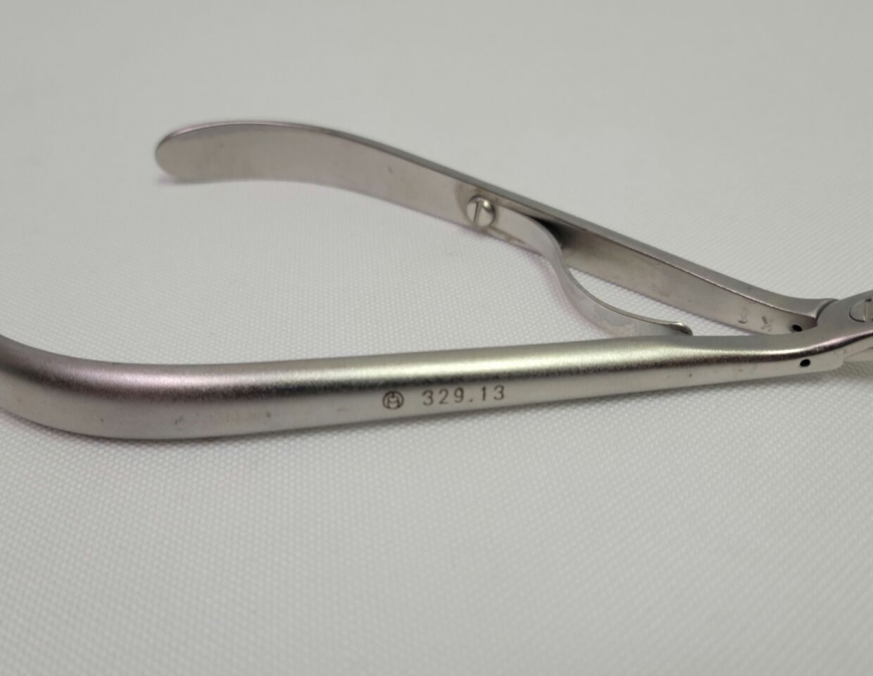 SYNTHES 329.13 Bending Pliers — photo 2