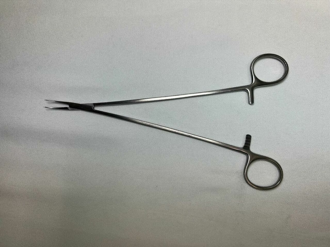JARIT 305-337 Curved Serrated Thoracic Mosquito Forcep 9 1/8" — photo 1