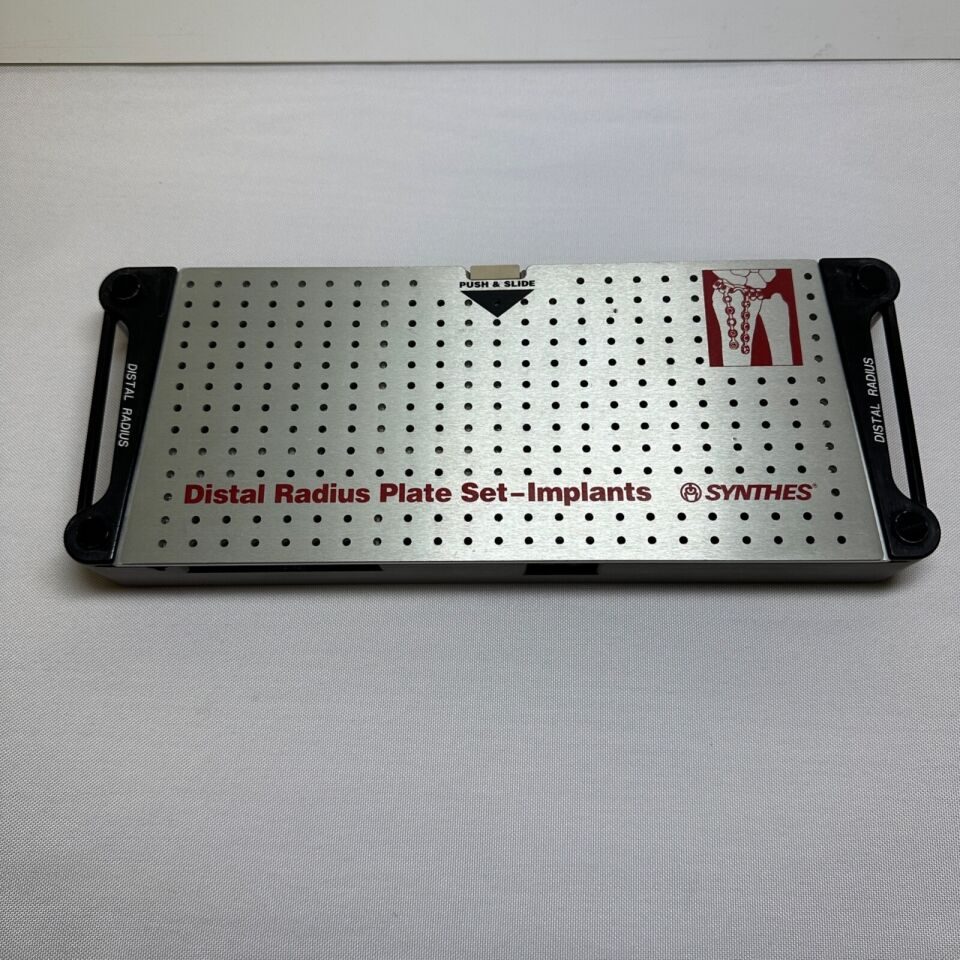 SYNTHES CCMED413 Distal Radius Instrument Module Case — photo 7