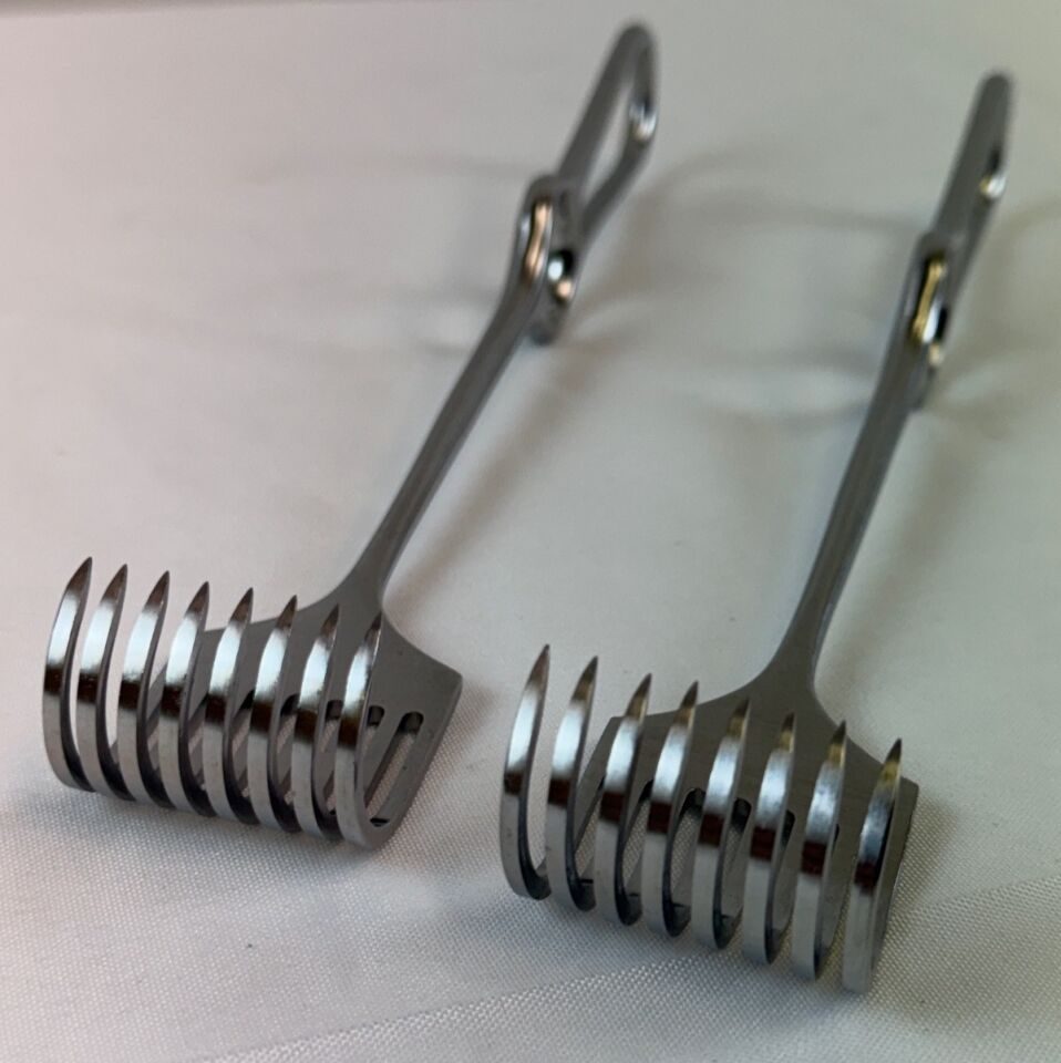 MILLENNIUM SURGICAL 34.438 Mueller Rake Retractors 10" Sharp 8 Prong Pair — photo 4