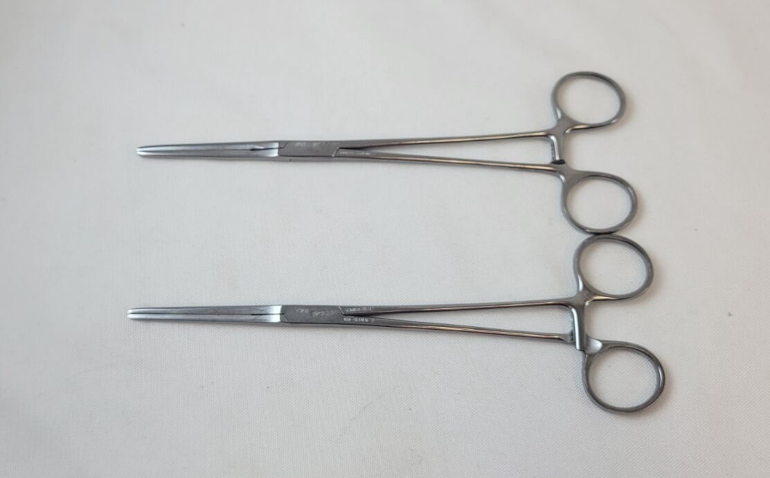 V. MUELLER CH6300 Cooley Coarctation Clamp Straight 8-3/4"