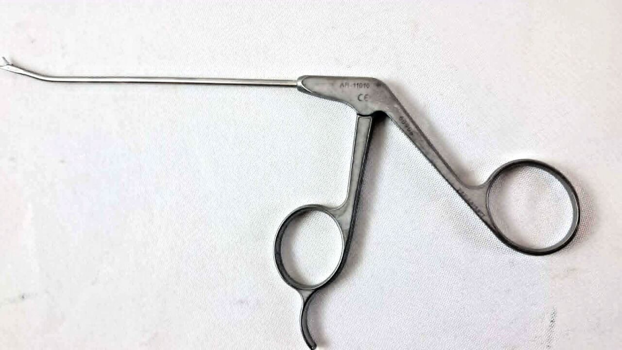 ARTHREX AR-11010 Arthroscopic Punch Standard 2.75mm 15deg Up Curved Shaft — photo 2