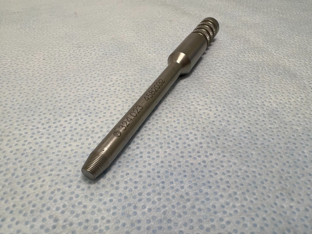 SYNTHES 324.023 Threaded Holder — photo 1