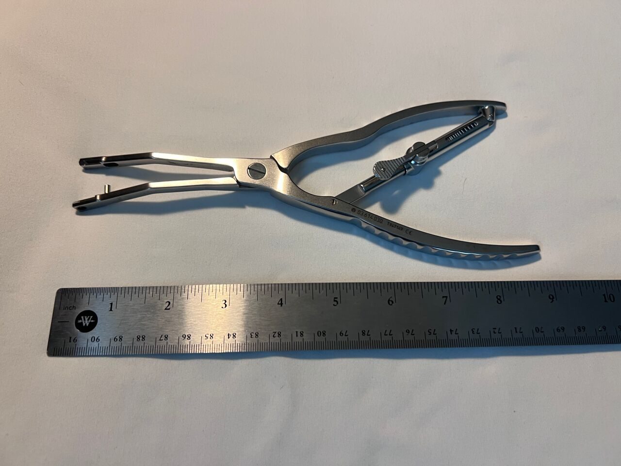 SYNTHES 03.614.030  Spinal Implant Holding/Compression Forceps w/ Ratchet — photo 3