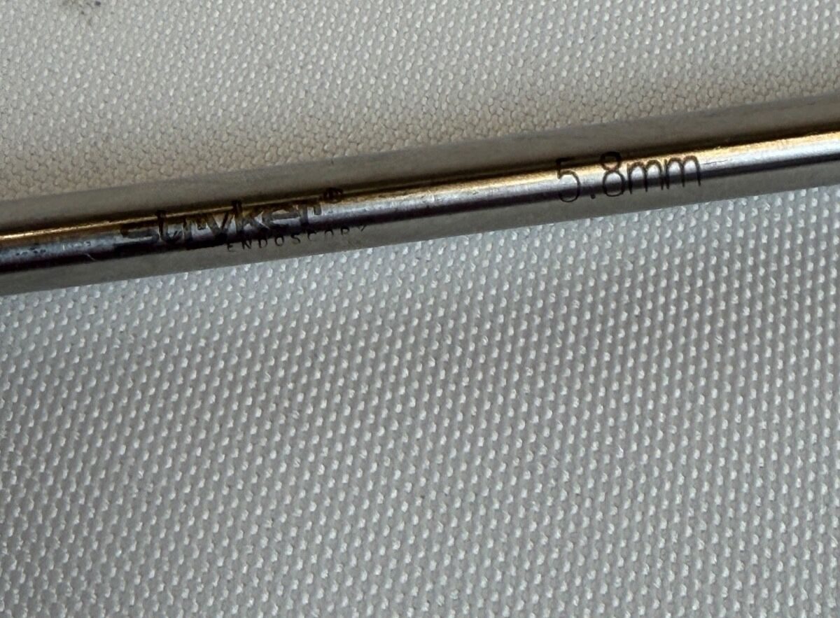 STRYKER 747-031-530 5.8mm Single Rotating Valve Arthroscopic Cannula & Obturator — photo 4