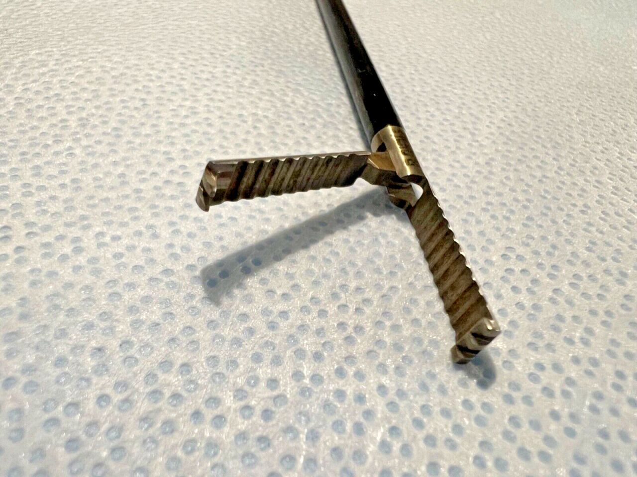 R. WOLF 8393.4897 Laparoscopic Grasping Forceps 5mm X 46cm Serrated 2x3 Teeth — photo 2