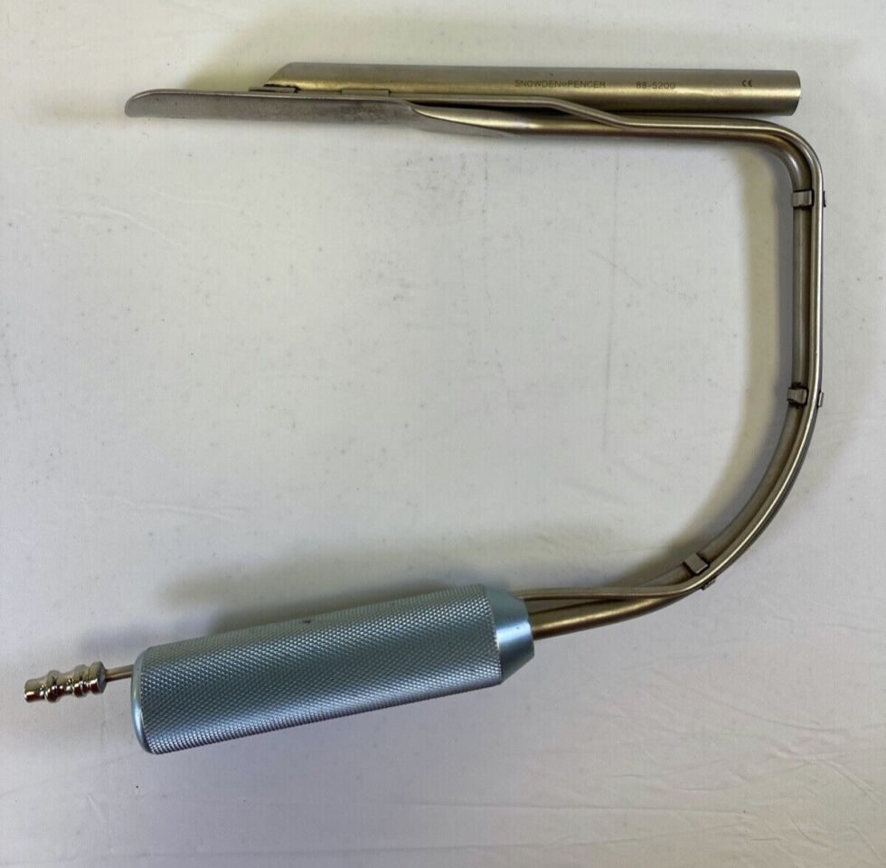 SNOWDEN-PENCER 88-5200 Emory Endo Plastic Retractor w/ Suction 3" x 1" Blade — photo 1