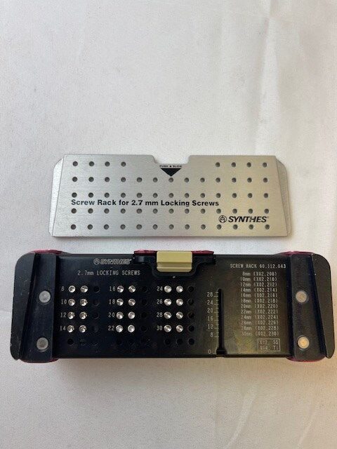 SYNTHES  Locking 2.7mm Cortex Screw Set — photo 1