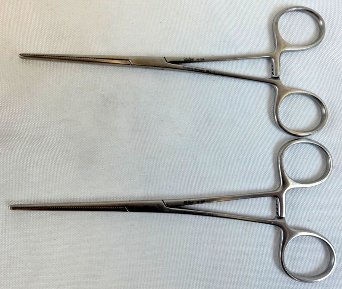MILTEX 16-108 Pair of Baby Doyen Clamps Intestinal Forcep Diagonal Serrations 7"
