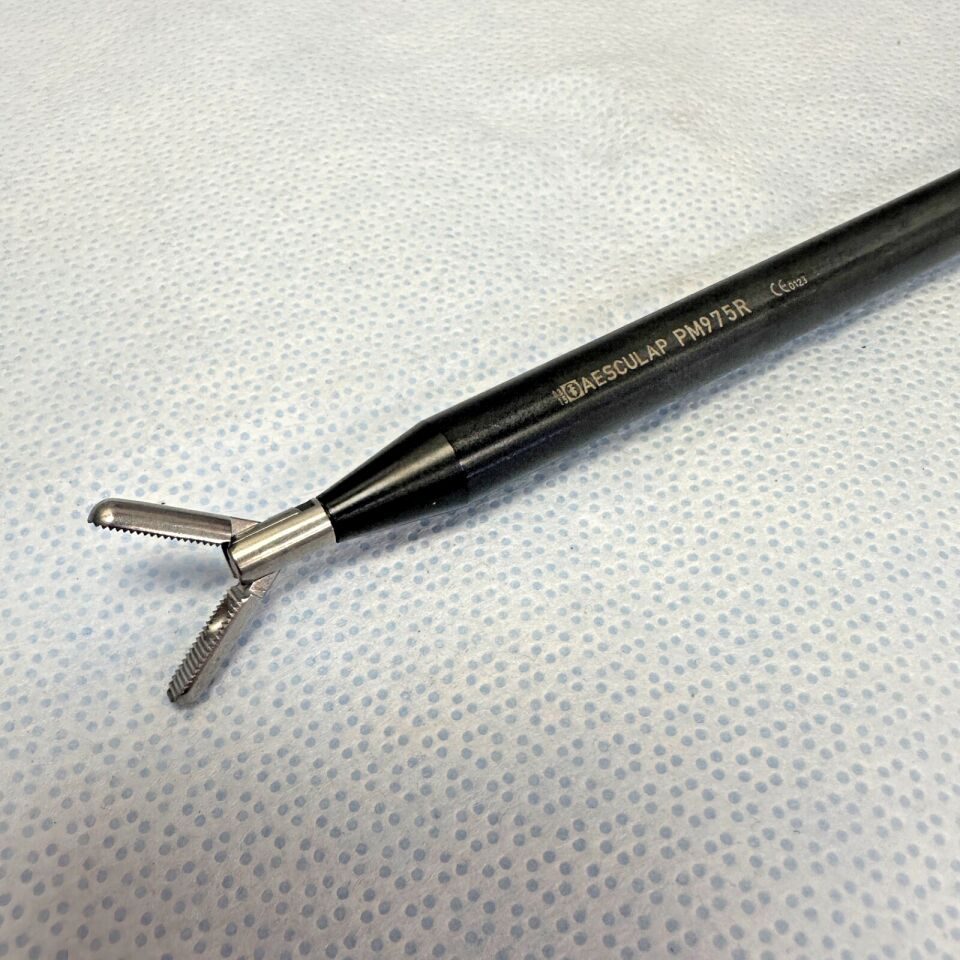 AESCULAP P0950R PM975R Monopolar Insulated Laparoscopic Grasper — photo 4