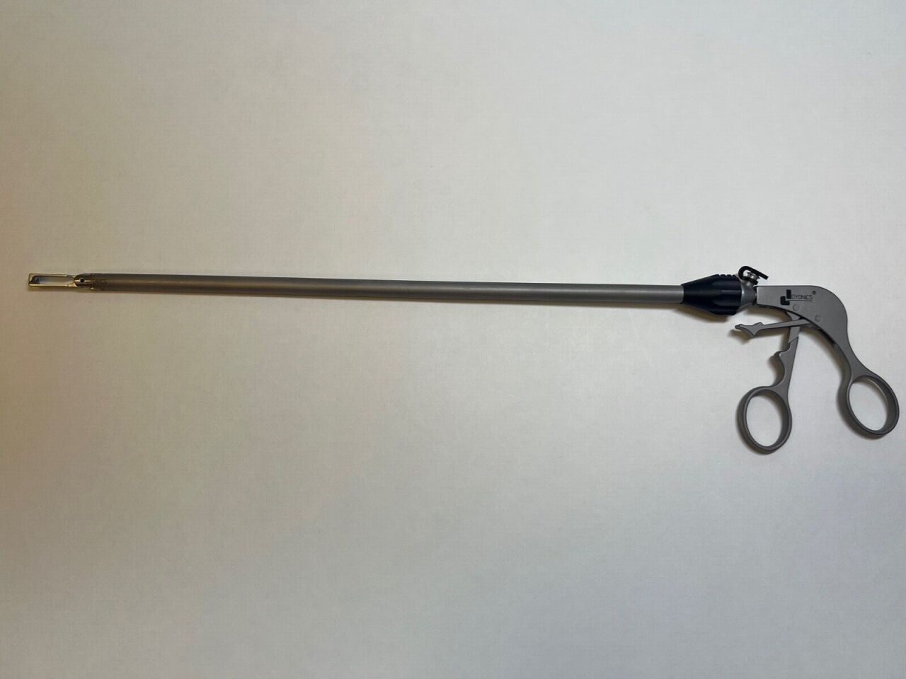 DYONICS 7208042 3 x 2 Teeth Laparoscopic Grasping Forceps