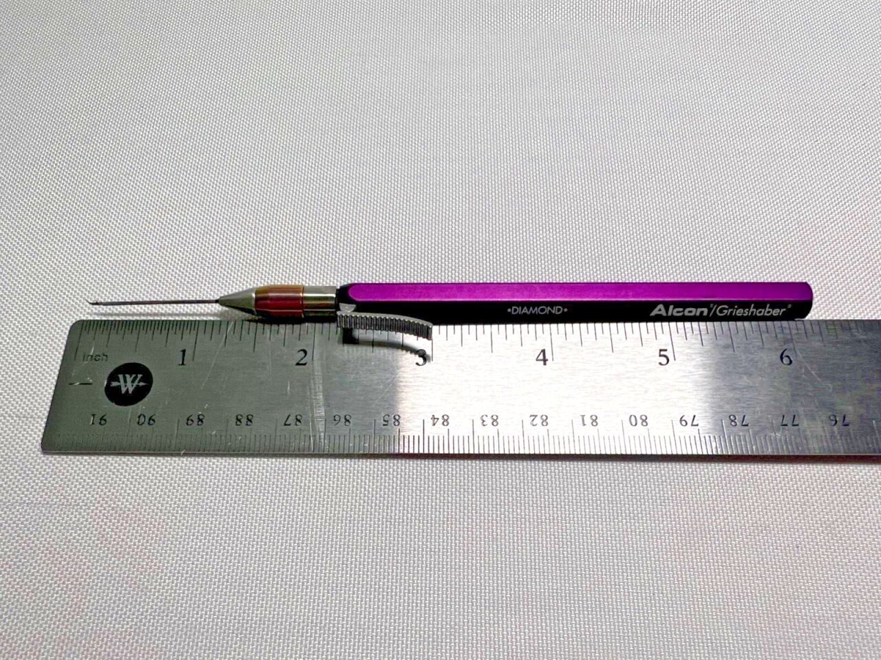 SYNERGETICS D4653 Diamond Black Witherspoon Vertical Scissors w/ Alcon Handle — photo 7