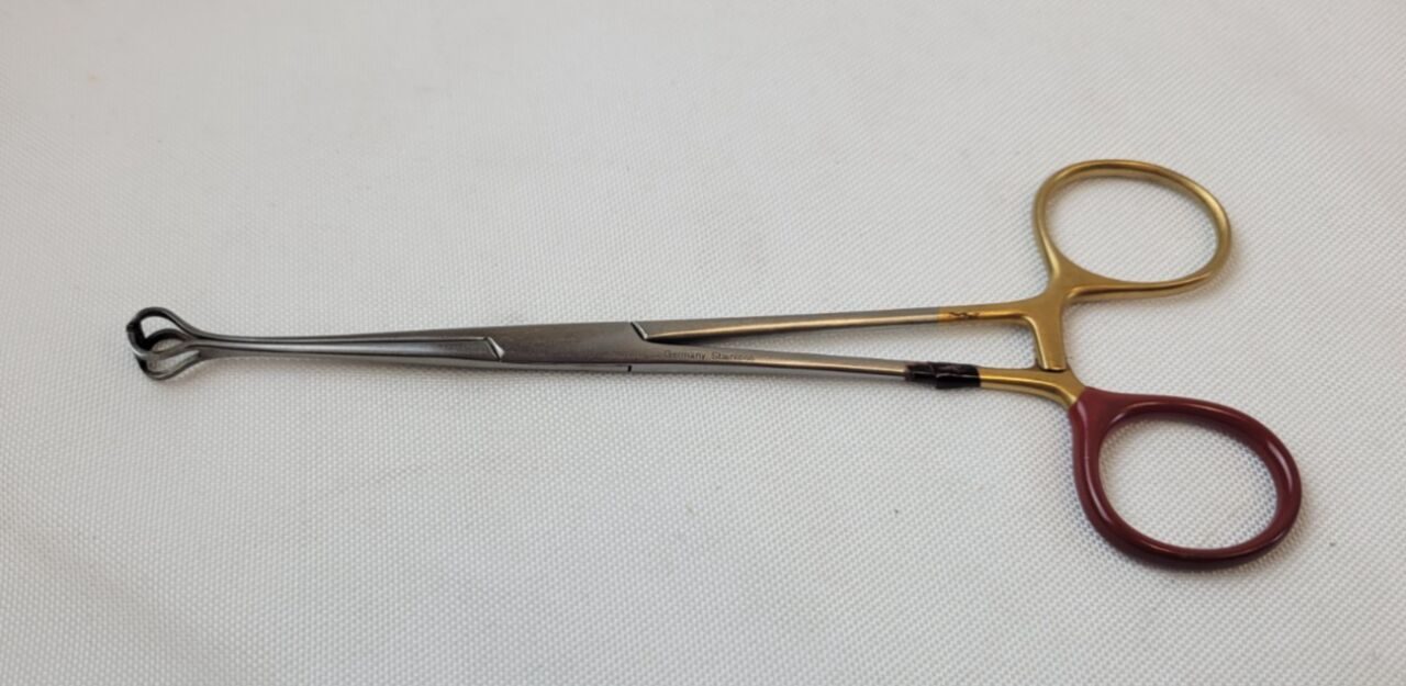Babcock Tissue Forceps, Triangular Jaws, Serrated, 6-1/2" — photo 1