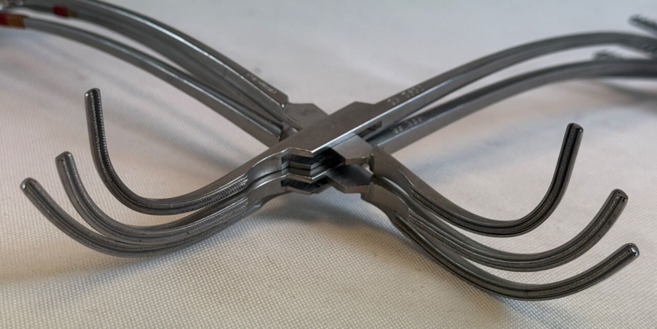 PILLING 353630 31 & 32 Curved Debakey Clamps 10" Set of 3 Curved DeBakey Clamps Cardiovascular CVOR — photo 6