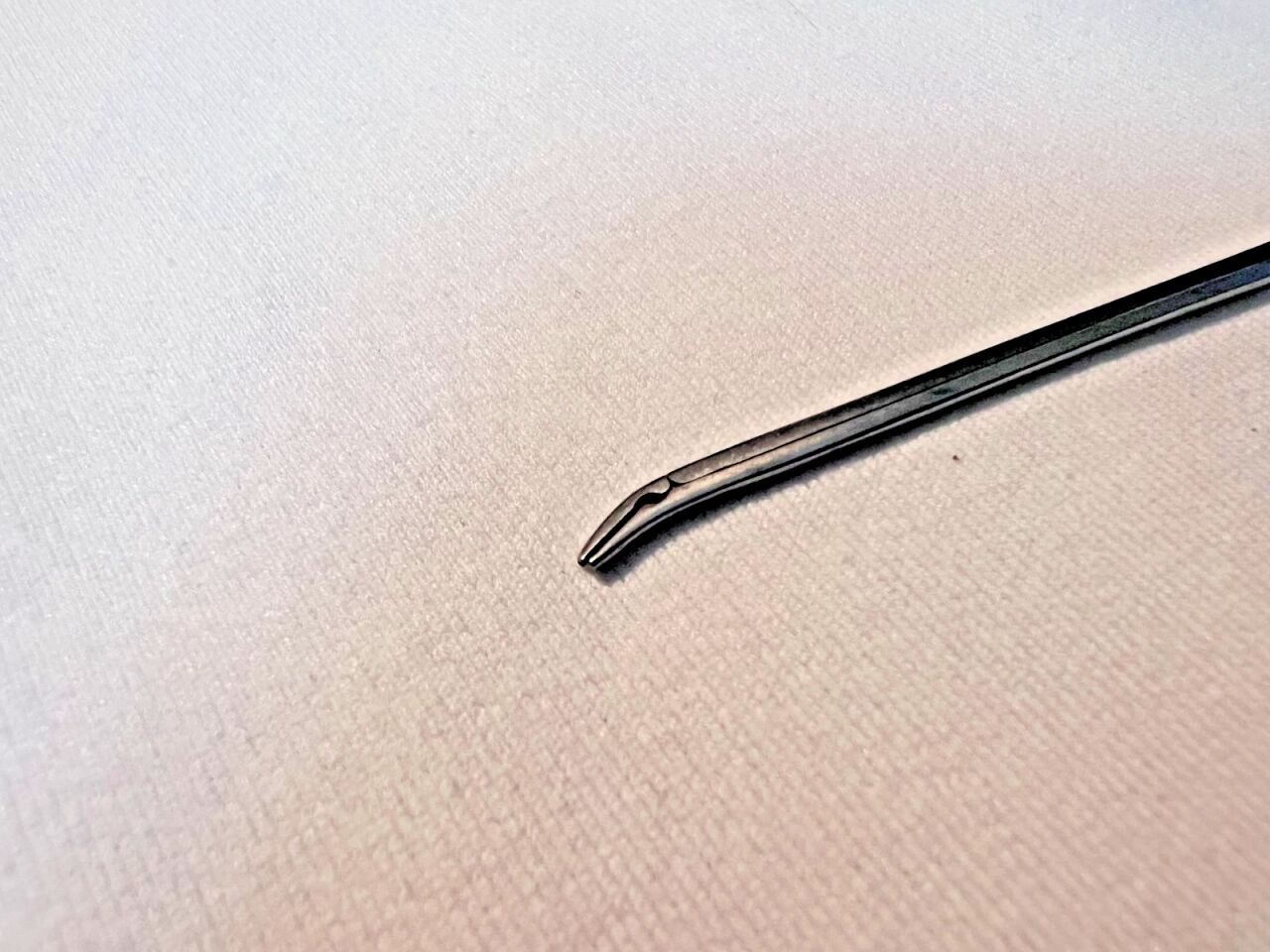 KARL STORZ Crimper Forceps N1685 D 1 Storz N1685 D 1 McGee Crimper Forceps 3mm Downward Angled Jaws 5" Length — photo 4