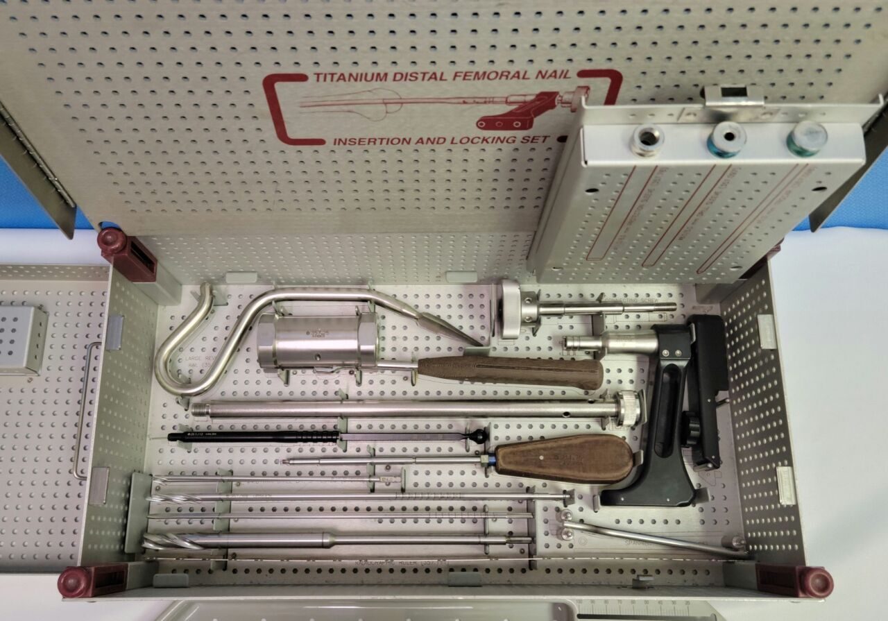 SYNTHES Distal Femoral Nail Insertion and Locking Set — photo 4