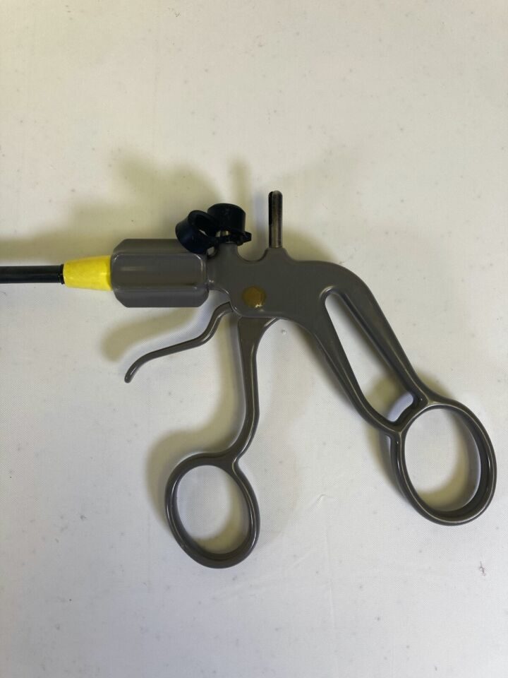 SYMMETRY 32-5127 Wavy Atraumatic Monopolar Grasper w/ Pressure Lock 5mm x 33cm — photo 2