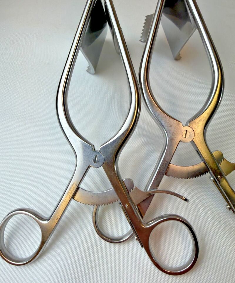 CODMAN 50-8160 / 50-8161 Left & Right Darling Popliteal Self Retaining Retractors — photo 9