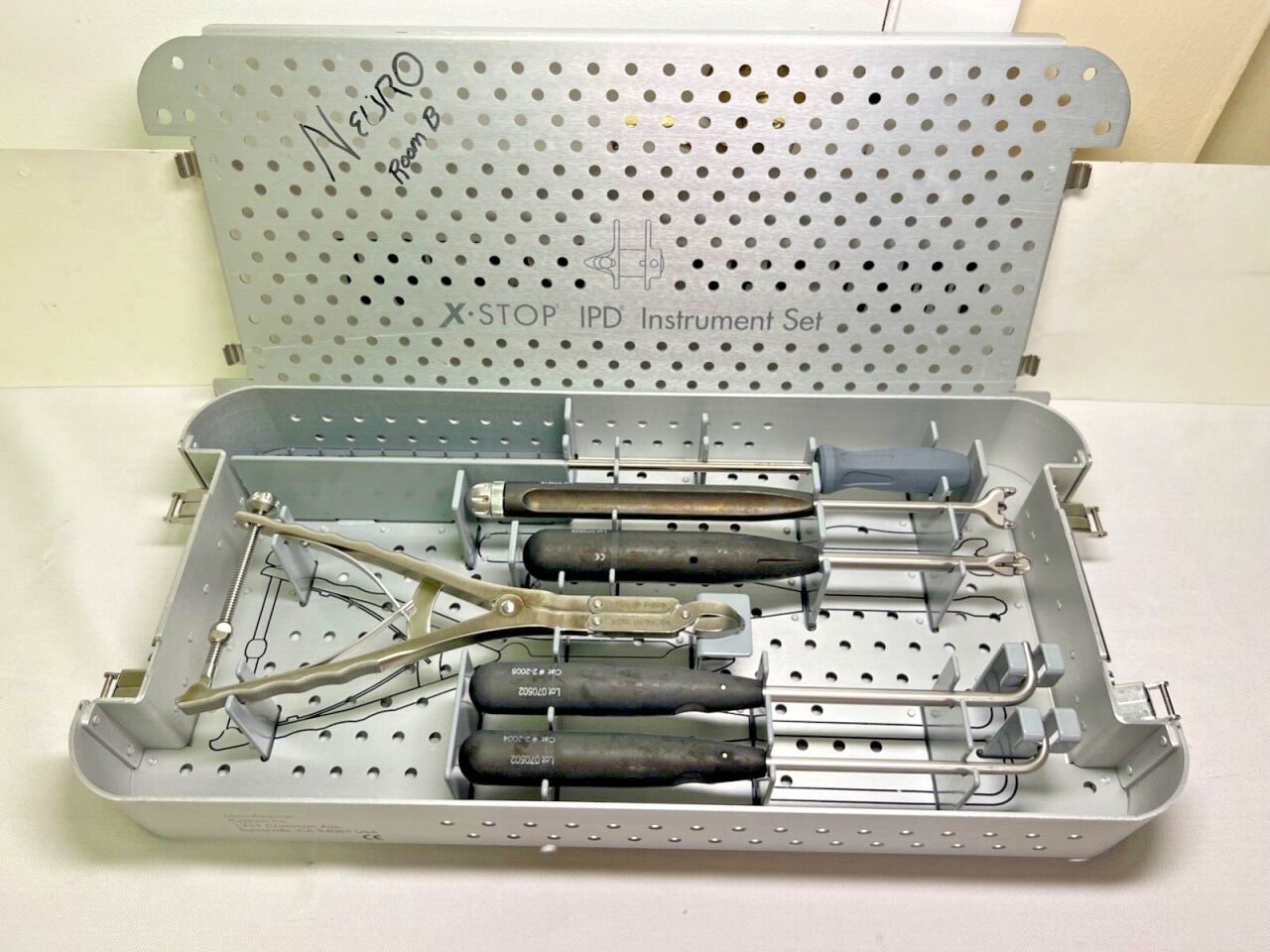 KYPHON XSTOP IPD Interspinous Process Decompression Set w/ Case — photo 1