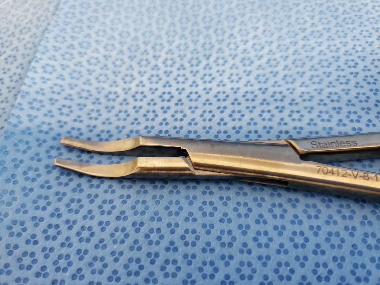 SYMMETRY SURGICAL 70412-V-8-10 Medium Vesocclude Clip Applier 11" Angled Jaw — photo 4