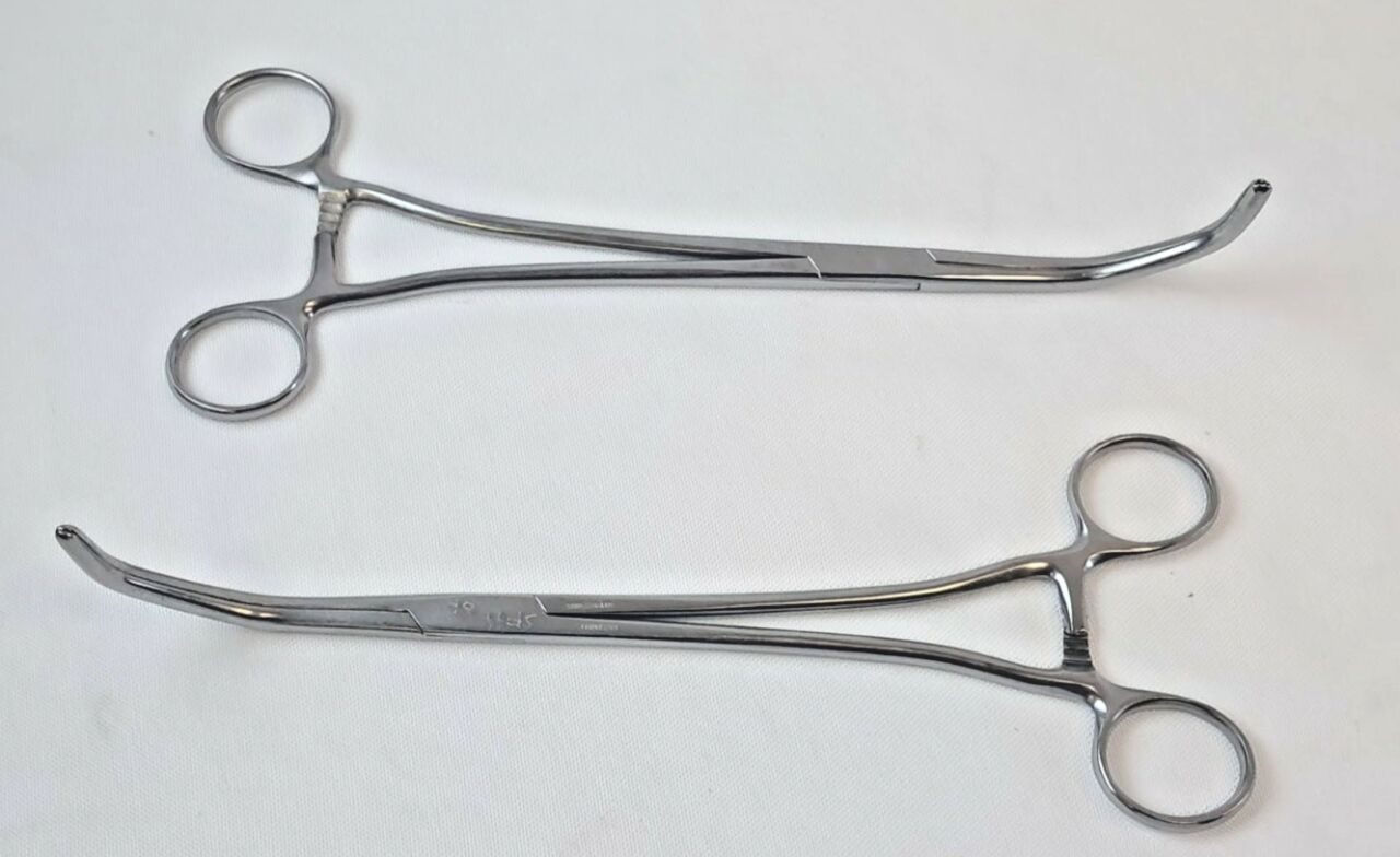 V. MUELLER 9.5" Curved Intestinal Clamp Forceps