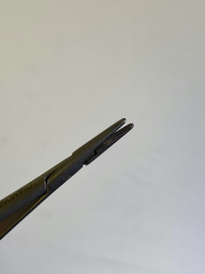 SNOWDEN-PENCER 32-0482 Diamond Jaw Castroviejo Needle Holder 18.5cm — photo 5
