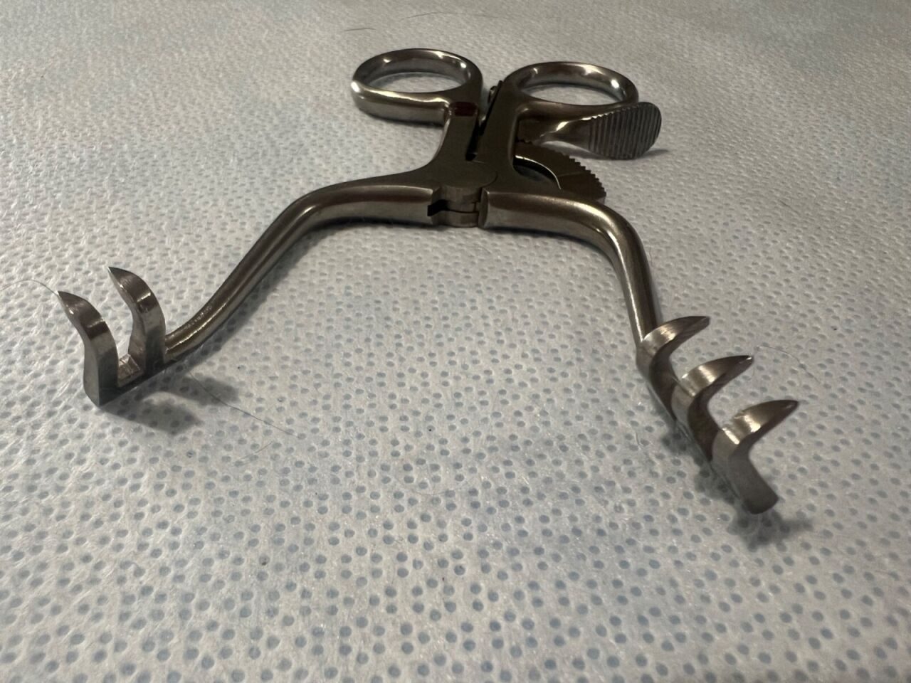 MILLENNIUM 1-608 Weitlaner Retractor 3X2 Sharp Prongs 4-1/4" Length — photo 3