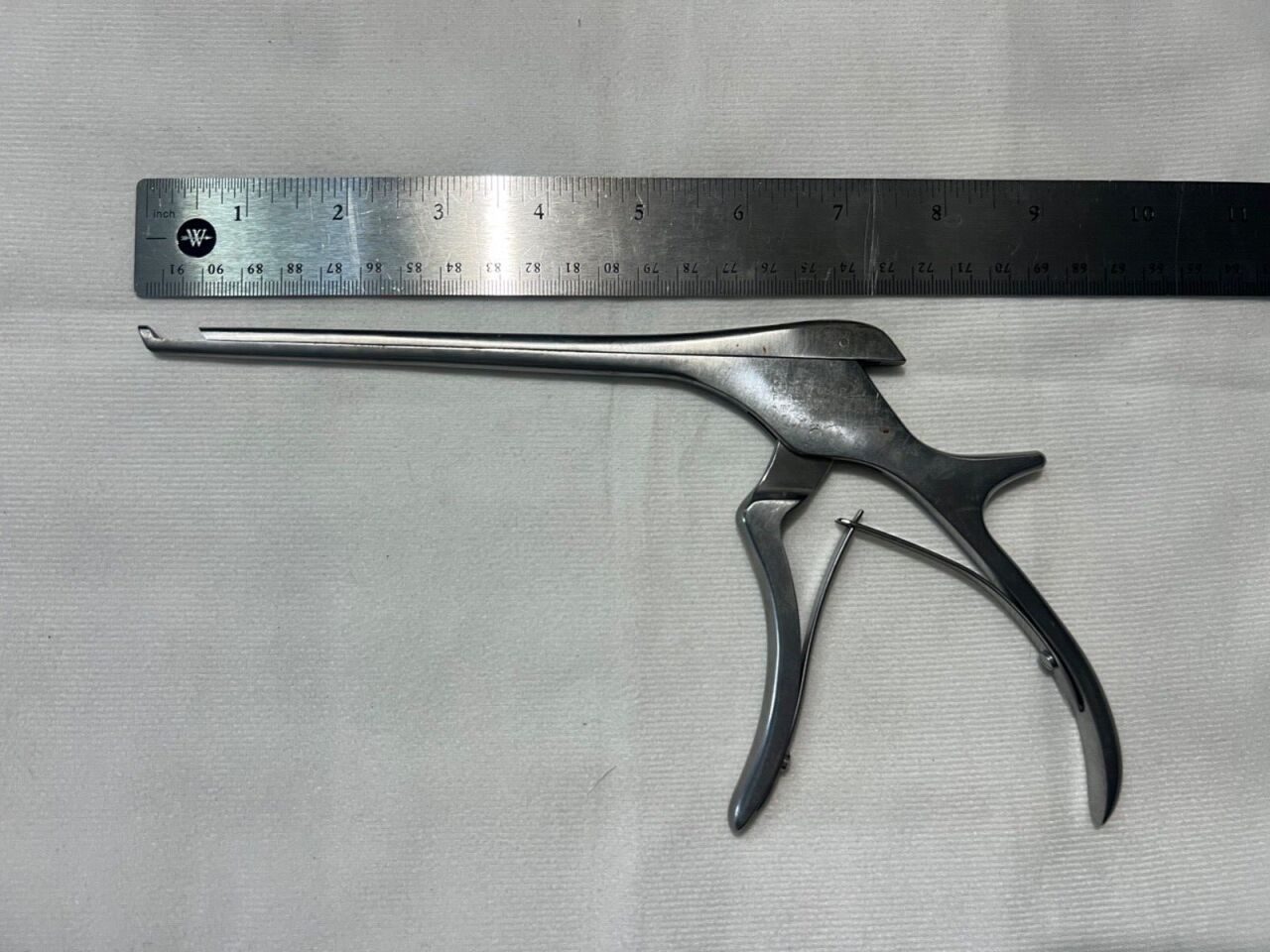 AESCULAP FM824R Kerrison Rongeur 4mm Up Bite X 7" Length — photo 4