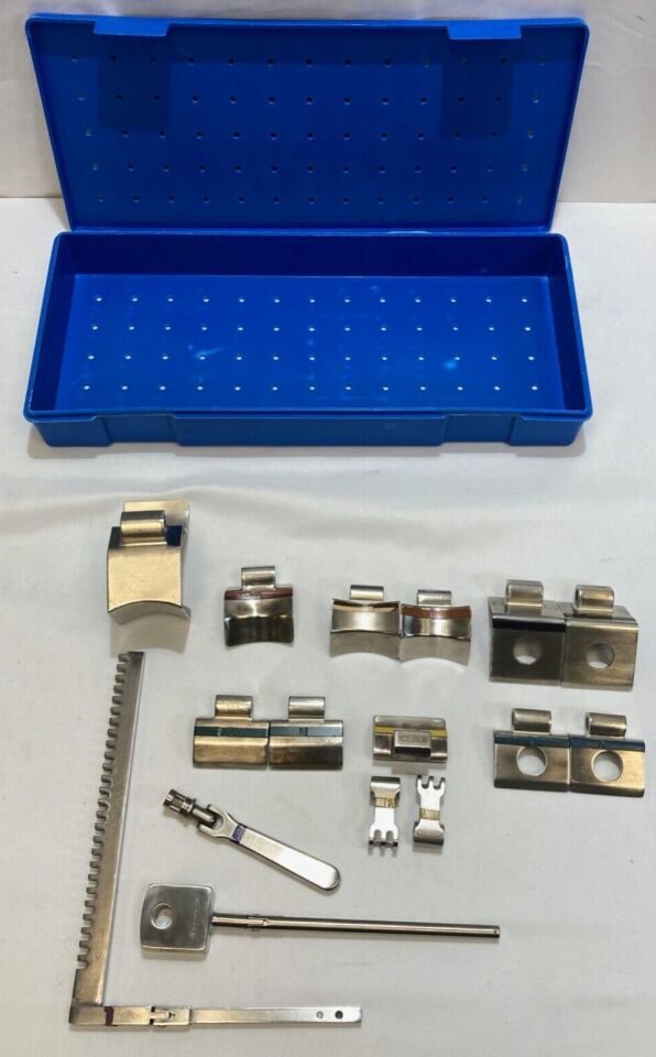 SCANLAN Various CardioVasive Cardiovascular Retractor Set