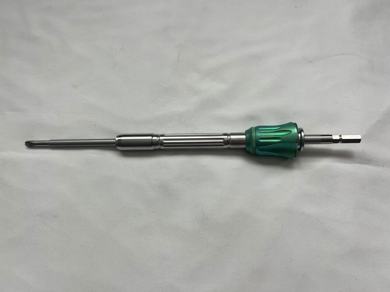 SYNTHES 03.632.072 w/ 03.632.085 T25 Stardriver Long Driver w/ Retaining Sleeve — photo 1
