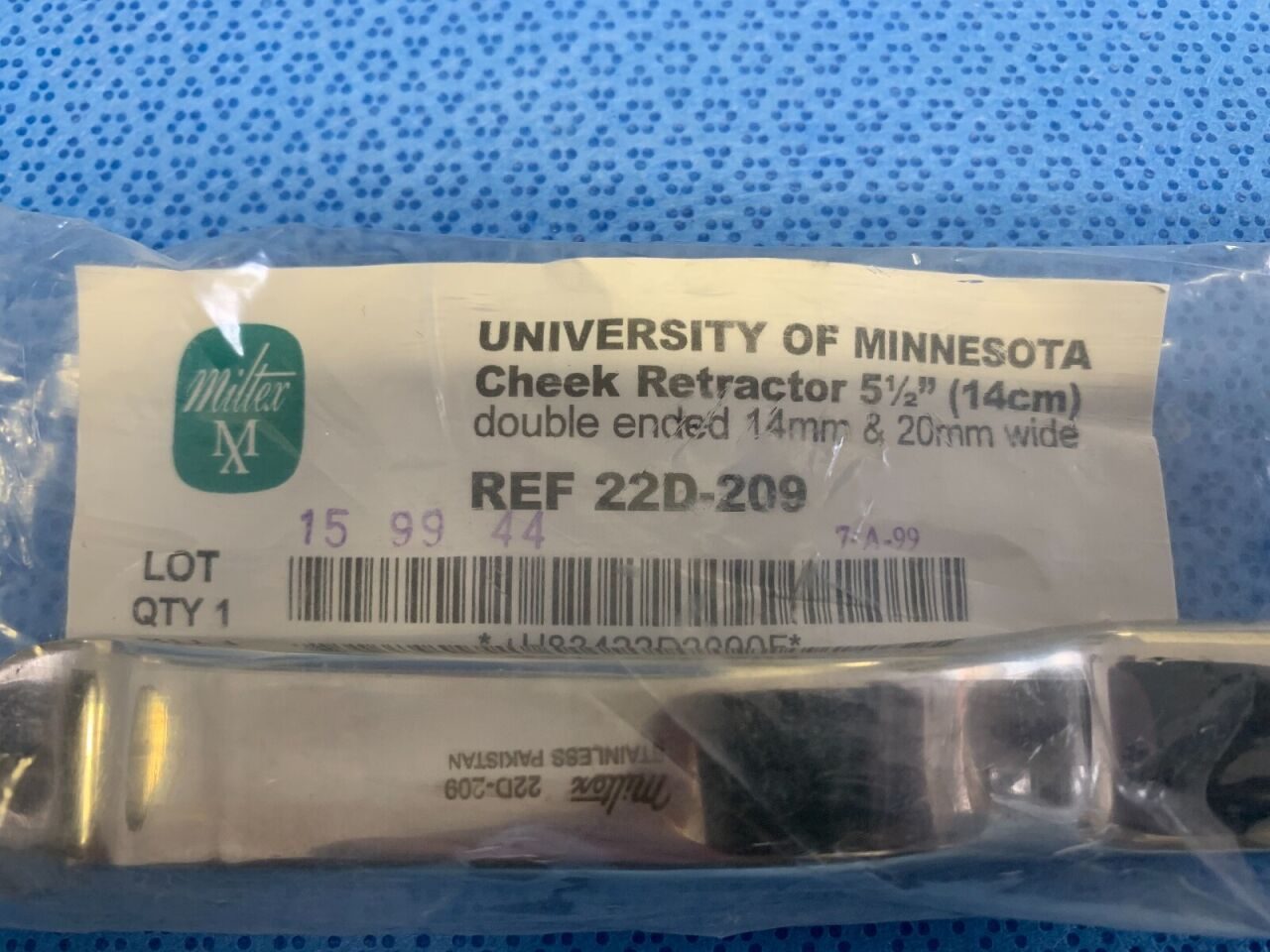 MILTEX 22D-209 University of Minnesota Cheek Retractor 5 1/2" — photo 2