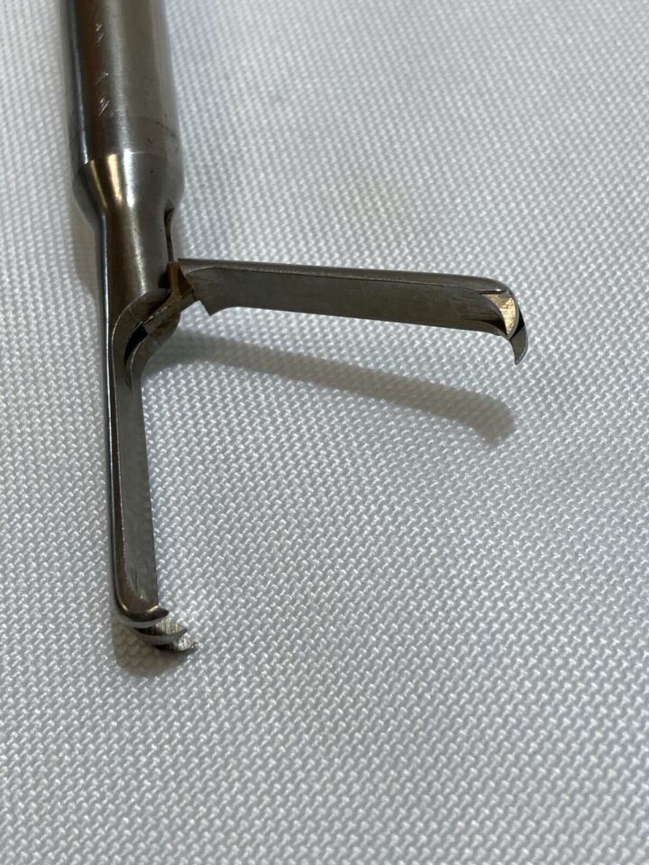 CABOT MEDICAL 004277-901 10mm x 34cm Sharp 2x3 Tooth Grasper Laparoscopic Forcep — photo 6