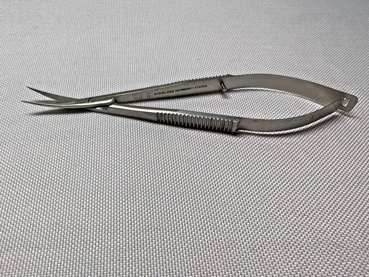 V. MUELLER OP5505 Iris Scissors Curved Sharp Blades 4-1/2" Length — photo 1