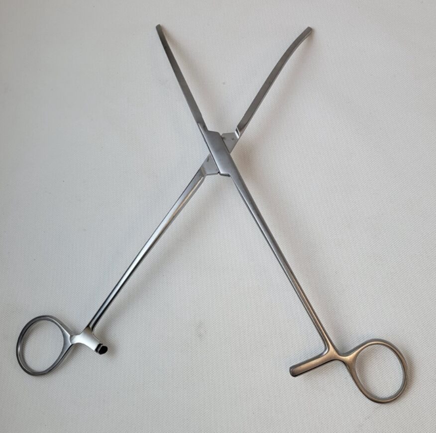 V. MUELLER CH6280 Cooley Aortic Aneurysm Clamp Slightly Curved 10-1/2" Cardio — photo 8