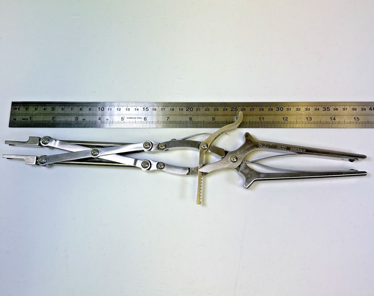 STRYKER 282020 Surgical Dynamics Self Retaining Compressor Spinal — photo 8