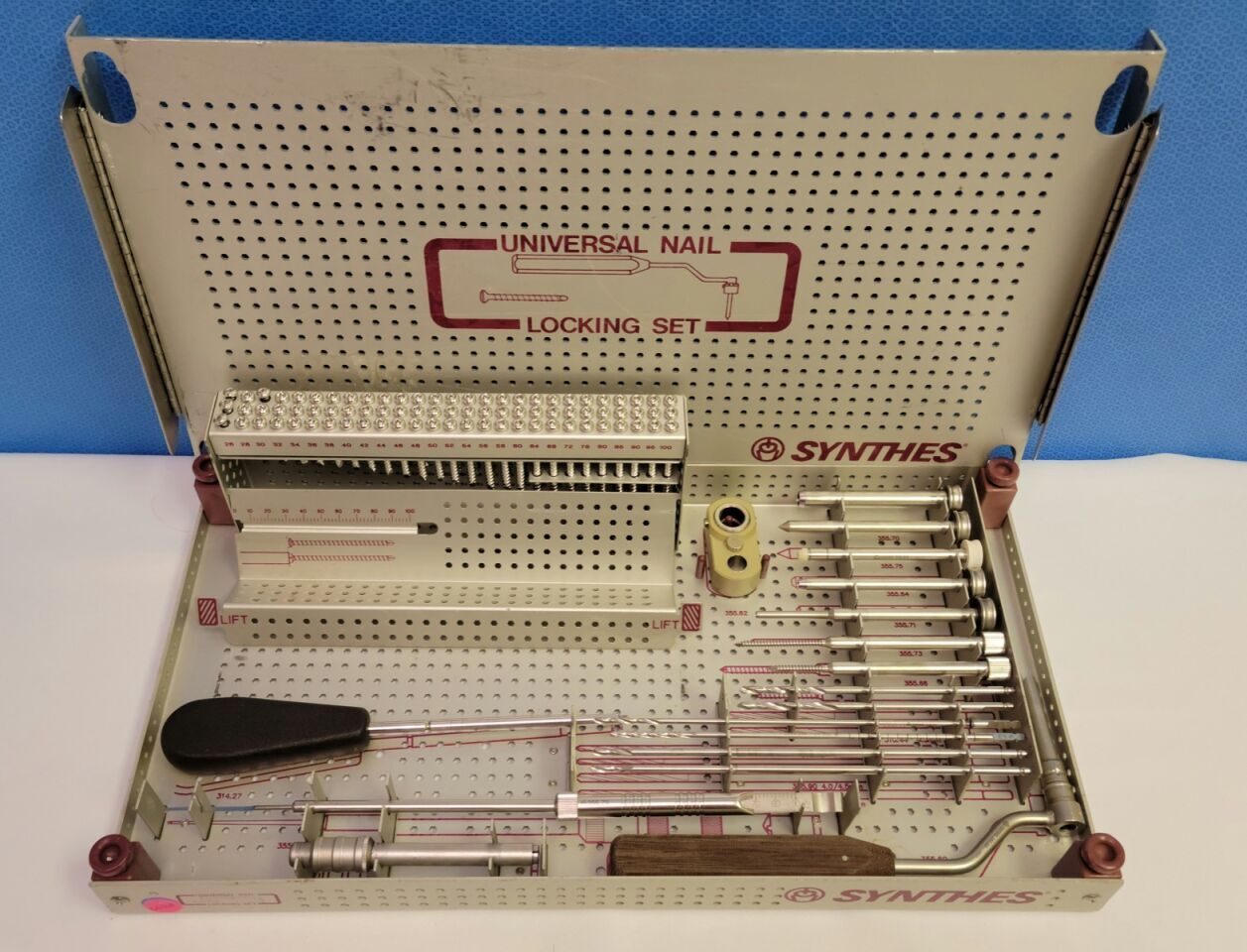 SYNTHES Various Universal Nail Locking Set — photo 1