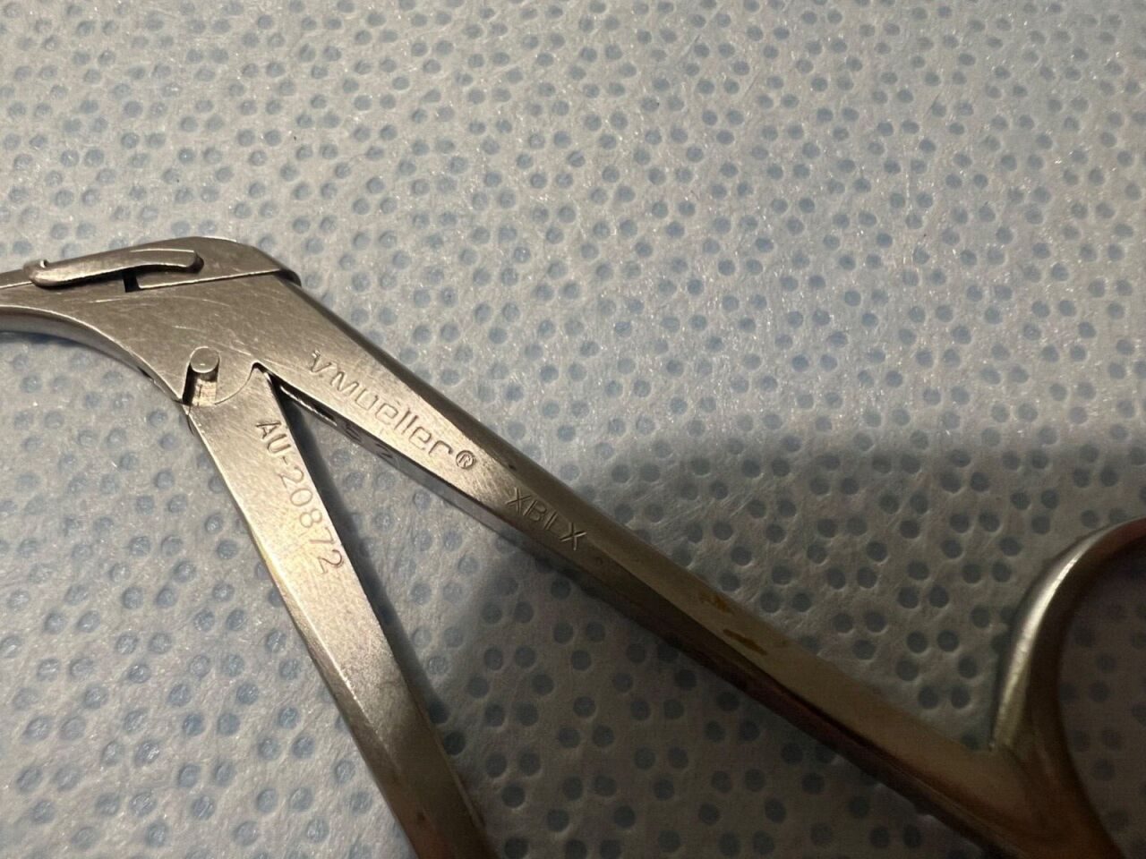V. MUELLER AU-20872 Hough Alligator Grasping Forceps Serrated Curved Left — photo 5