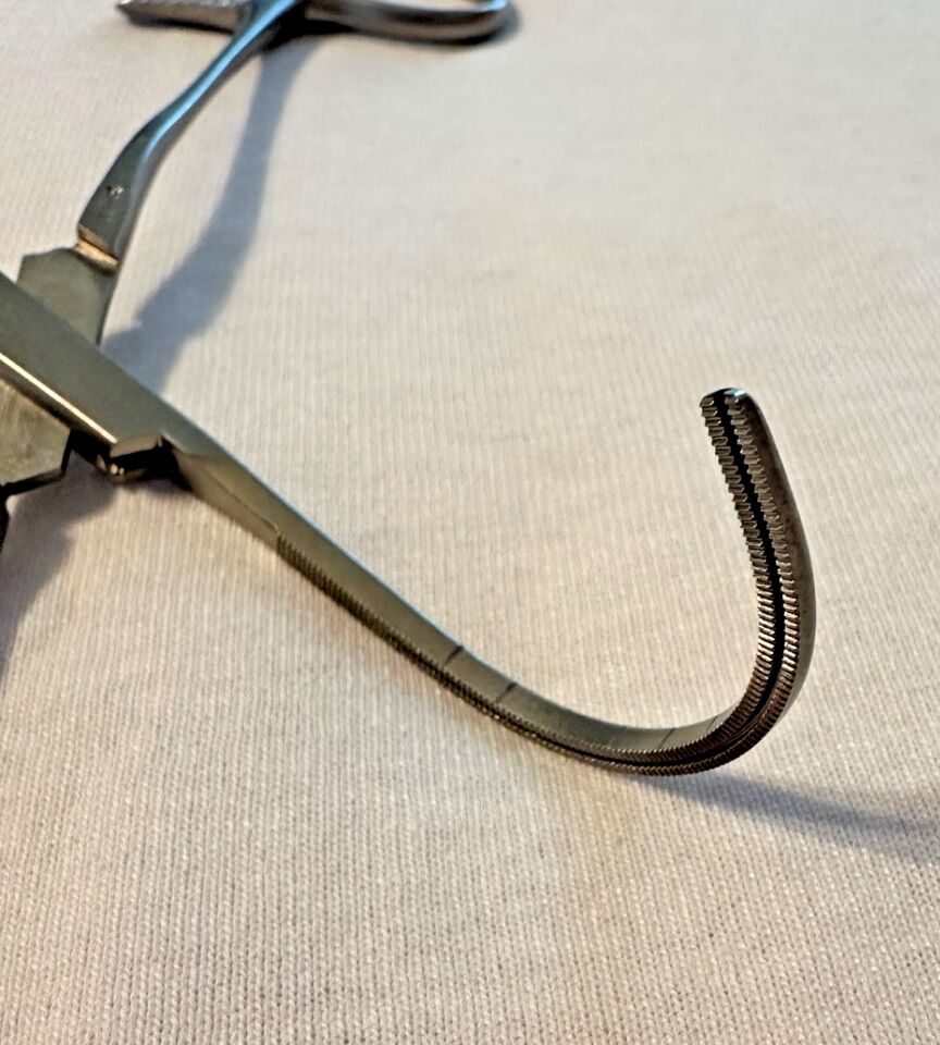 CODMAN 37-1910 Cooley Classic Acutely Curved Calibrated Aorta Clamp — photo 4