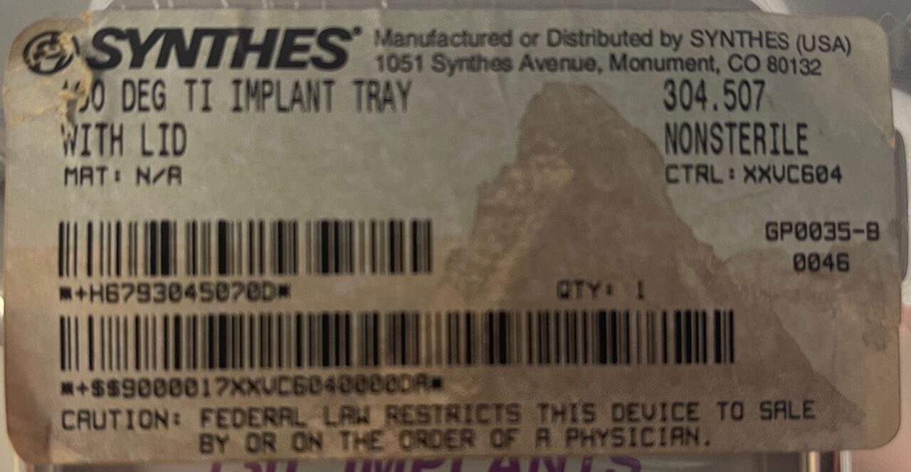SYNTHES 130 304.507  DEG TI Implant Tray w/Lid — photo 2