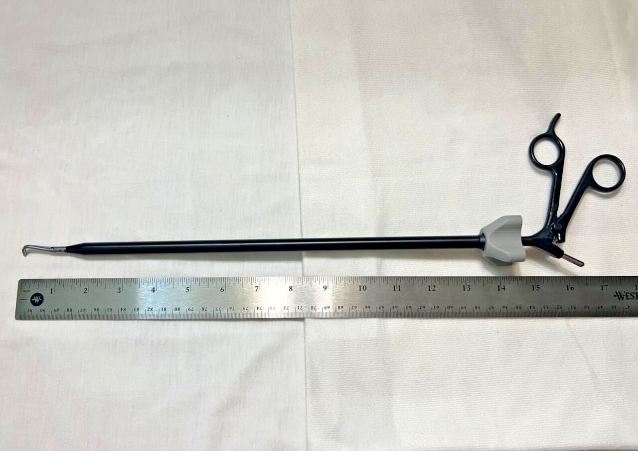 AESCULAP PO606R ADTEC 90deg Dissecting Forcep 10mm X 31cm Monopolar Overholt Dissecting Forcep — photo 6