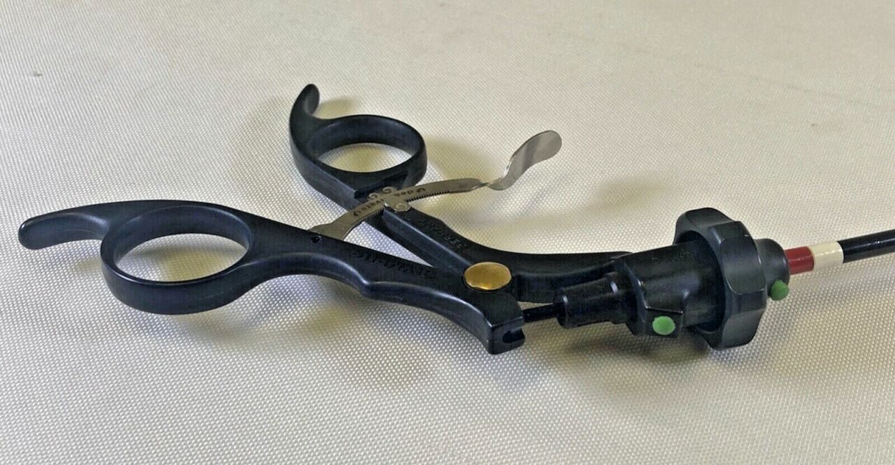 OLYMPUS A6998 Laparoscopic 5mm x 34cm Double Action Ratcheting Cupped Grasper — photo 8