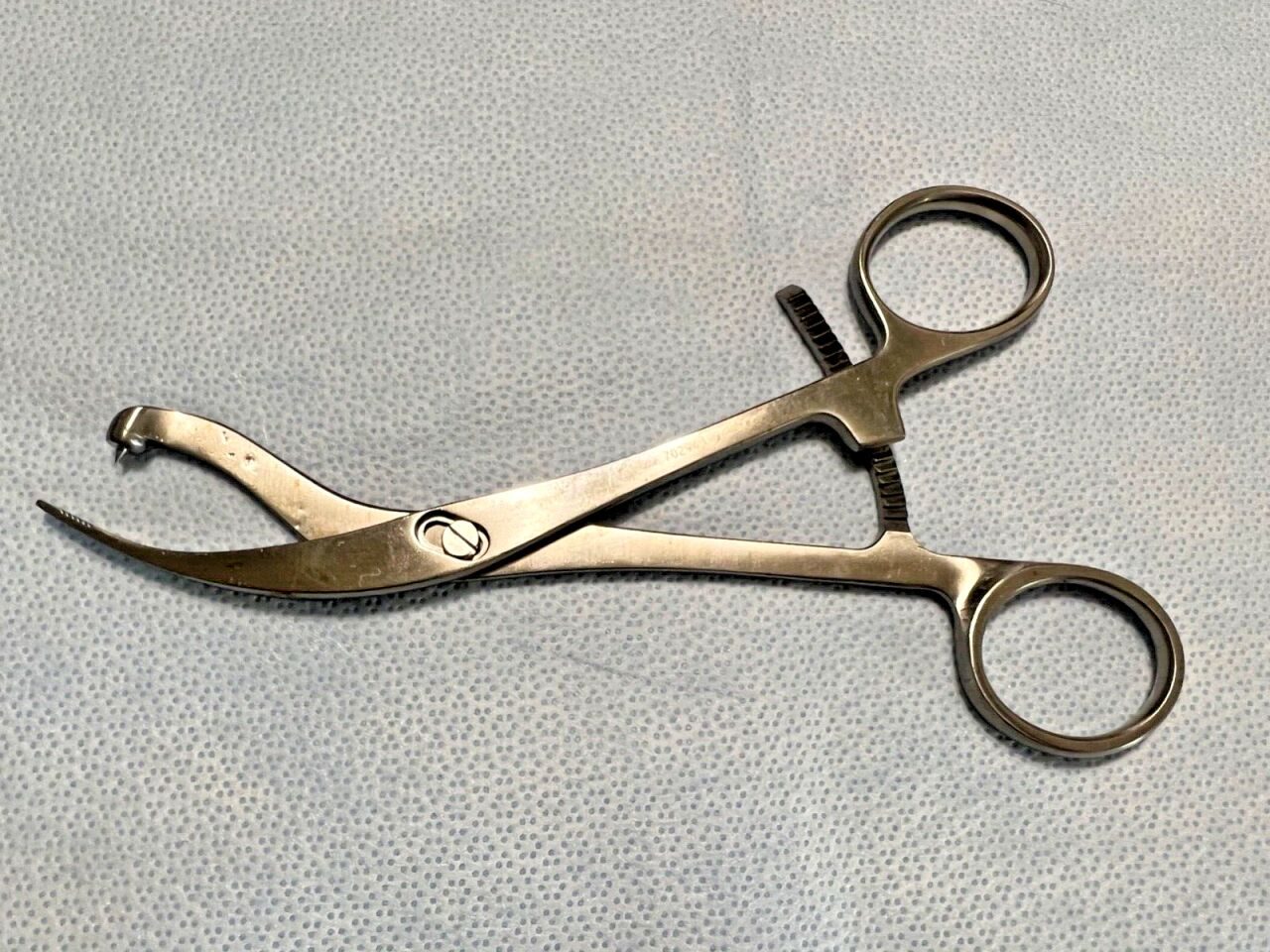 STRYKER 702943 Curved Reduction Forceps w/ Ball Spike 7" Length