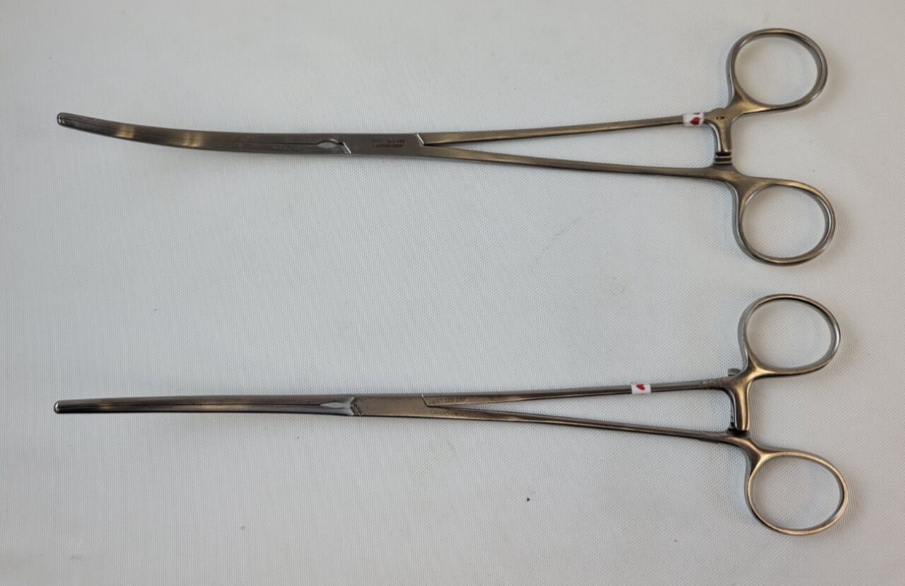 JARIT 320-282 DeBakey Cardio-Grip Aortic Aneurysm Clamp 1x2 Teeth - Set of 2 — photo 1