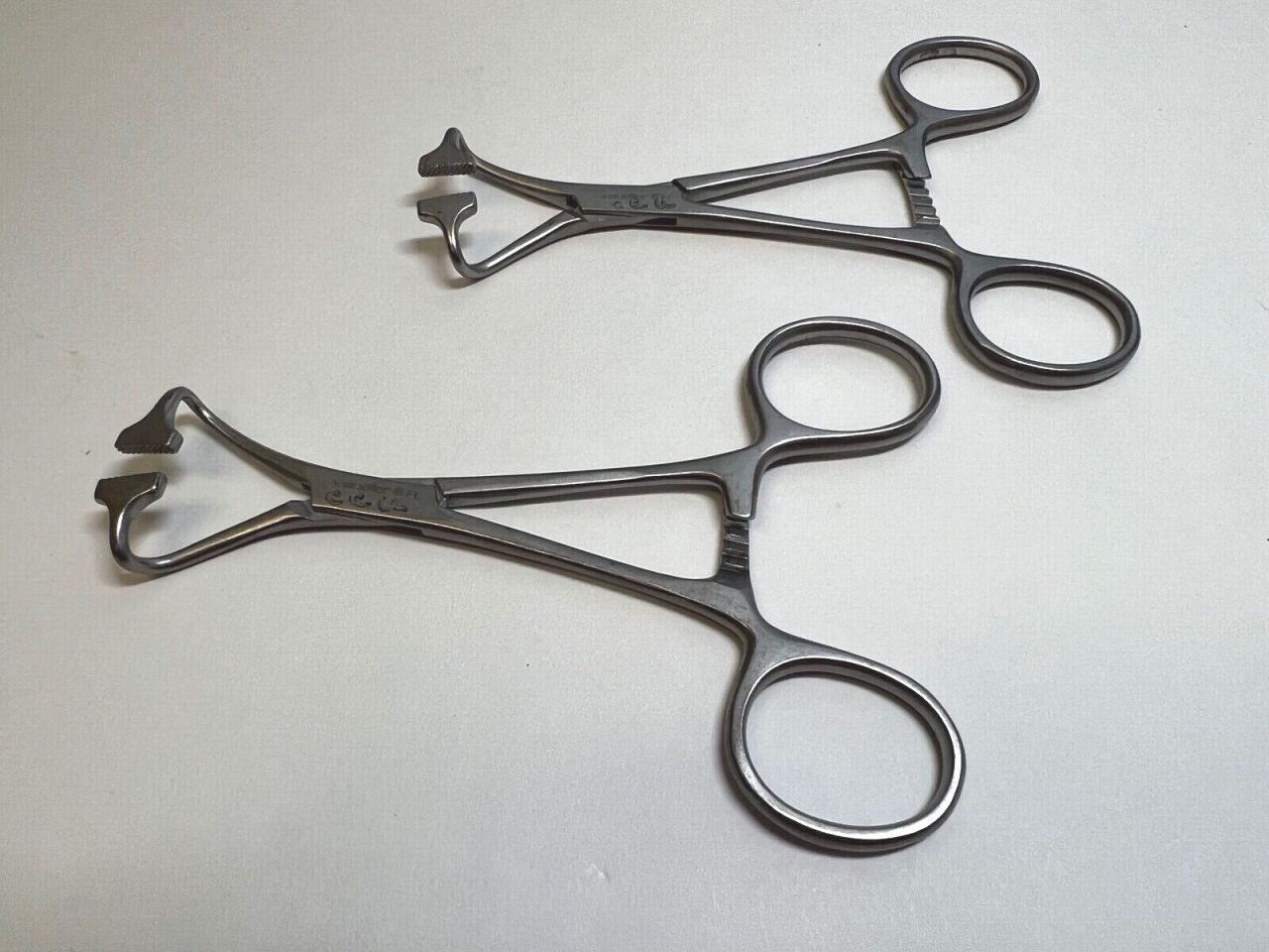 V. MUELLER SU2936 Towel Clamp 5-1/4" Non-Perforating Jaws Lot of 2