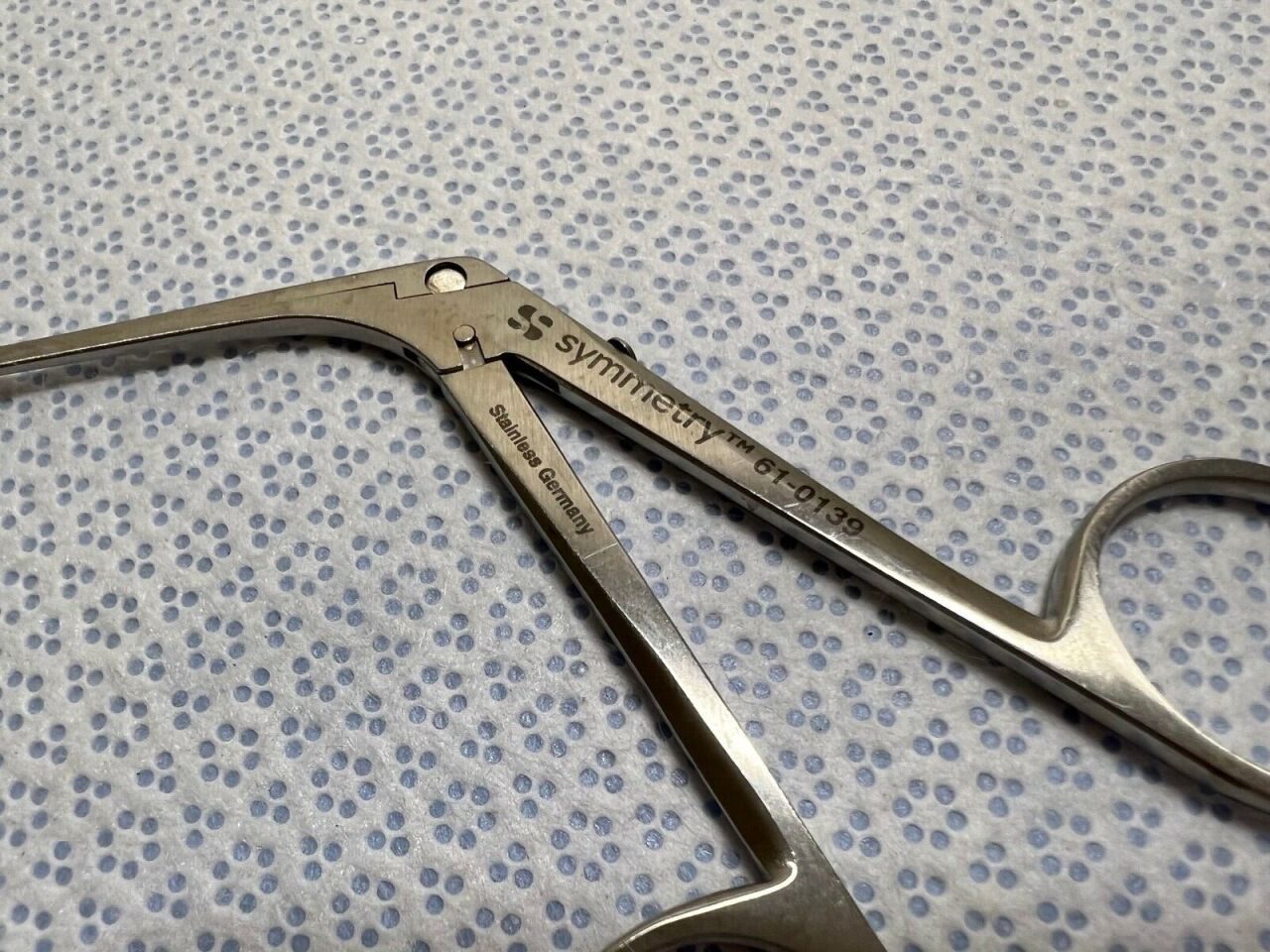 SYMMETRY 61-0139 Smooth Jaw ENT Forceps 5-1/4" x 6mm — photo 2